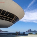 Residência Com Piscina Sauna em Rua Central de São Francisco