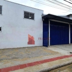 LOCAÇÃO: Galpão REFORMADO com portão nível zero, 500m2, bairro Cordeiros, Itajai/SC!