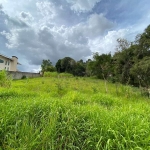 Terreno no Condomínio Estância Dos Lagos em Atibaia.  São 1.000 m2 com excelente topografia e o lote todo murado.