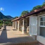 Casa para Venda em Petrópolis, Araras, 3 dormitórios, 1 suíte, 3 banheiros, 10 vagas