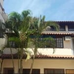 Casa de rua - Triplex / Residencial / Recreio dos Bandeirantes