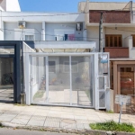 Casa à venda localizado na Rua Manoel Nunes da Silva, no bairro Guarujá em Porto Alegre. Este imóvel conta com área construída de 122m², oferecendo 2 quartos, sendo 2 suítes, 1 banheiro e 2 vagas de g