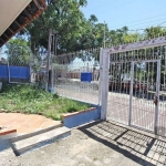 Excelente casa à venda  no bairro Partenon, em Porto Alegre. Com 254m² de área construída, o imóvel conta com 3 amplos dormitórios, sendo 1 suíte, 2 banheiros, área de serviço, cozinha, sala de estar,