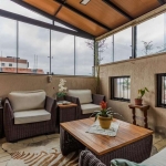 Cobertura Triplex à Venda em Petrópolis - 3 Quartos com Suíte e 2 Vagas&lt;BR&gt;&lt;BR&gt;Sofisticado apartamento cobertura no bairro  Petrópolis. Com uma área de 206m², este imóvel combina elegância