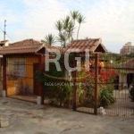 Casa para Venda - 312m², 7 dormitórios, sendo 2 suites, 2 vagas - Glória