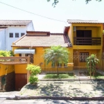 Casa 04 dormitórios, 02 suítes, living 02 ambientes