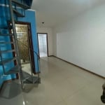 Sobrado de 2 dormitórios localizado no bairro restinga
