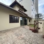 Casa Comercial para Locação em Itajaí, Centro, 6 dormitórios, 1 suíte, 3 banheiros, 2 vagas