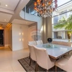 Casa luxuosa em condomínio 212m², 1 suíte, 2 demi suítes, 2 vagas e área gourmet - Bairro Jd. Social - Curitiba