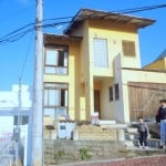 Casa em condomínio de 3 dormitórios