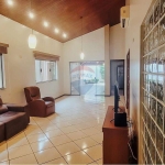 CASA À VENDA, NA REGIÃO CENTRAL DE MOGI MIRIM - $ 680.000,00 (aceita permuta com galpão, barracão ou terreno)