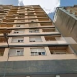 Belo apartamento de 3 dormitórios, living 2 ambientes, copa cozinhas, área de serviço, banheiro social, excelente orientação solar, andar alto com vista.Portaria 24 horas, 2 elevadores!