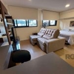 Studio novo em excelente localização no Bairro Auxiliadora.&lt;BR&gt;&lt;BR&gt;Apto mobiliado, com 41m2, churrasqueira, box coberto, depósito individual e ótima orientação solar. &lt;BR&gt;&lt;BR&gt;P