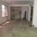 Sala comercial, podendo ser residencial, com 230 m2 no coração do Centro Histórico.&lt;BR&gt;Condomínio baixo, precisando de reformas.&lt;BR&gt;Disponível para aluguel ou venda.&lt;BR&gt;Aceita carro 