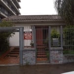 Baixou....&lt;BR&gt;&lt;BR&gt;Localizada em um ambiente residencial tranquilo, esta casa oferece uma série de características que combinam funcionalidade, conforto e versatilidade. Abaixo estão os det