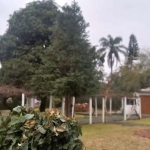 Terreno de esquina com 990m² a venda no bairro Niterói em Canoas, há possibilidade de desmembrar em três terrenos e vender separado. Proprietário analisa possibilidade de financiamento. Agende uma vis