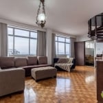 Cobertura duplex de quatro dormitórios no Centro Histórico de Porto Alegre, com vista para o Guaíba e Cidade.&lt;BR&gt;1° pavimento: living dois ambientes com sacada, três dormitórios sendo uma suíte,