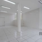 Excelente oportunidade para alugar uma loja compacta e bem localizada na Av. Protásio Alves, uma das avenidas mais movimentadas de Porto Alegre. Com 25 m², este espaço é ideal para negócios que buscam