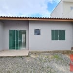 CASA COM EXCELENTE LOCALIZAÇÃO POR R$ 249.000,00 (02 DORMITORIOS, BANHEIRO SOCIAL, SALA E COZINHA, VAGA DE GARAGEM)