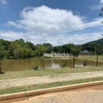 Lote plano de 500m² em condomínio de alto padrão com área verde e lago para pesca - R$550.000,00 - Itapema - Guararema - SP