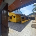 Casa para Venda em Caraguatatuba, Sumaré, 5 dormitórios, 1 suíte, 3 banheiros, 4 vagas