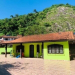 Casa Linear de Esquina, 4 Quartos com grande quintal em Itacoatiara  Oportunidade Única!