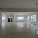 Sala comercial no centro de Navegantes em localização estratégica