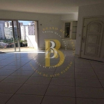 Apartamento em localização cobiçada no bairro Moema.