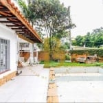 Casa de vila com 310 m², 3 quartos sendo 1 suíte para alugar no bairro Granja Julieta.