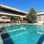 Casa na Vila de São Fernando - Moderna e impecável! Adega, gourmet, piscina, academia!