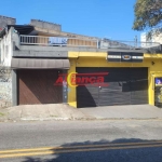 Casa bem localizada na Av. Nova America, ampla e arejada, com um Salão que podes ser alugado.