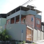 Casa com piscina - Bairro de Lourdes