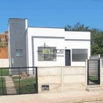 Casa à venda, de 3 dormitórios (1 suíte) e amplo terreno no Loteamento Jardins, no Bela Vista, em P