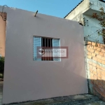 Vendo Casa em Parelheiros Por, R$ 215 Mil, com uma ótima oportunidade de entrada mais parcelas direto com o Proprietário...casa espaçosa, com 1 Dormitório, Sala, cozinha banheiro, área de serviço, 2 v