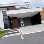 Linda Casa Térrea em Condomínio Fechado, de 181m² de Área Construída, e Terreno de 265m², no Condomínio Le France em Sorocaba - SP.