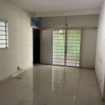 Casa com 3 Quartos e 2 banheiros à Venda