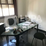 SALA COMERCIAL com 70m² Á VENDA NO CENTRO