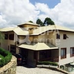 Casa espaçosa de alto padrão com 3 dormitórios e 5 banheiros na Serra da Cantareira