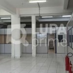 Salão comercial com 200 metros para locação na Vila Gustavo.