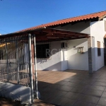 Casa a venda em Canoas, bairro Nossa Senhora das Graças. Conta com 2 dormitórios, 2 banheiros, sala, cozinha, churrasqueira, área de serviço, amplo sótão que pode ser integrado ou transformado em uma 