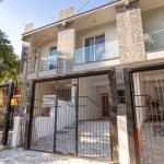 LINDO SOBRADO NOVO 3 DORMITÓRIOS COM SACADA E  SUITE,  NO BAIRRO PARQUE SANTA FÉ.&lt;BR&gt;   Casa nunca habitada, fino acabamento, piso em porcelanato e teto com gesso rebaixado. Cozinha ampla e inte