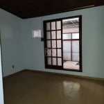 Vende-se sobrado em estilo casa , próximo a Protásio Alves, com 98m², 2 dormitórios, banheiro, living amplo em 2 ambientes, lavabo, lavanderia, terraço com churrasqueira, garagem coberta e permanecem 