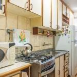 Apartamento 02 dormitórios e 1 vaga de garagem no bairro São João em Porto Alegre!&lt;BR&gt;Sendo, cozinha com área de serviço conjugada, living para 02 ambientes, 02 dormitórios amplos, banheiro soci