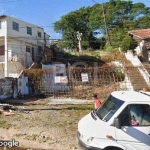 Ótimo terreno no bairro Cavalhada em Porto Alegre. &lt;BR&gt;Terreno amplo, aclive e pela DM é possível construir 4 pavimentos. &lt;BR&gt;Venha conhecer!!