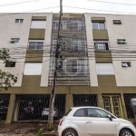 Ótimo apartamento no bairro Praia de Belas, térreo, fundos, desocupado, com 52m² privativos, de 2 dormitórios, pátio privativo e vaga coberta. Possui sala ampla, 2 dormitórios, banheiro com box de vid