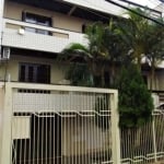 Vendo excelente apartamento duplex com 184,14m² privativos, 03(três) dormitórios, sendo 1(uma) suíte, 2(dois) banheiros sociais, sala, cozinha, espaço para 2(dois) ambientes, churrasqueira, próprio sa