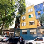 Apartamento de dois quartos no bairro Santana, junto ao bairro Bom Fim em Porto Alegre.&lt;BR&gt;Apartamento impecável no bairro Santana, totalmente reformado e com móveis sob medida planejados por ar