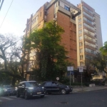 Apartamento com 170 m. privativos. 4 dormitórios, closed, suite, banheiro social completo, lavabo, dependência completa, copa-cozinha, área de serviço. Espaçoso living em 'L'. Frente para ru