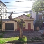 Terreno no Bairro Higienópolis em Porto Alegre, com 348 m2,&lt;BR&gt;&lt;BR&gt;Com 10,56m de frente por 33m da frente ao fundo, o terreno oferece ótima capacidade de construção.&lt;BR&gt;&lt;BR&gt;Gra