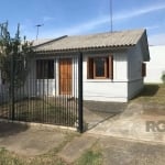 Excelente casa à venda em Canoas, no bairro São José. Com 2 dormitórios, sala de jantar, estar íntimo, cozinha, banheiro social, área de serviço, semi mobiliado, pátio frente/fundos e 2 vagas de garag